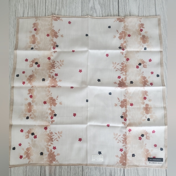 Burberry Scarf/Hankies - Picture 14 of 17